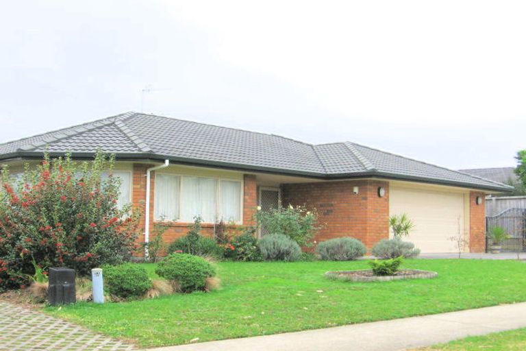 Photo of property in 114 Te Wharau Drive, Greenhithe, Auckland, 0632