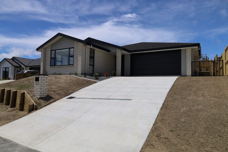 Photo of property in 8 Herring Place, Omokoroa, 3114