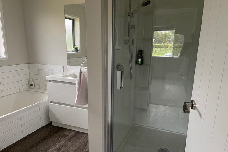 Photo of property in 275 Tararua Road, Levin, 5571