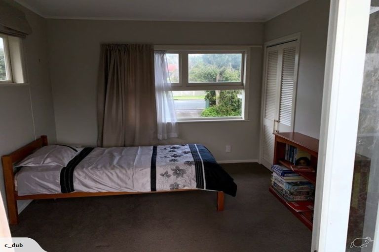 Photo of property in 91 Godley Road, Green Bay, Auckland, 0604