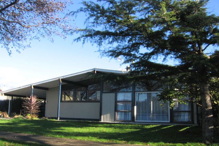 Photo of property in 30 Apollo Parade, Milson, Palmerston North, 4414