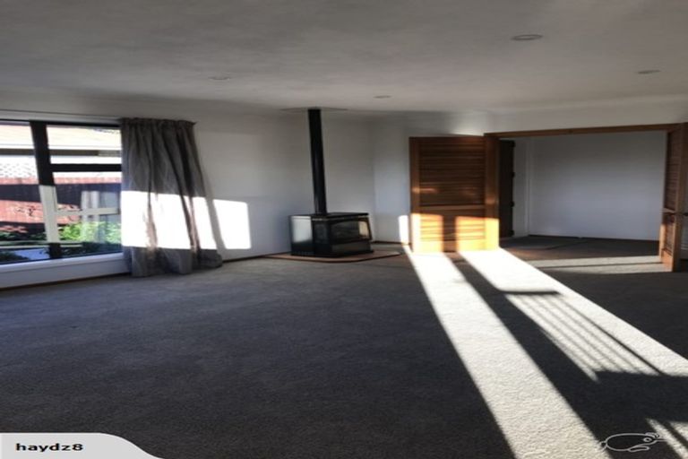 Photo of property in 1/5 Rhyl Place, Bryndwr, Christchurch, 8053