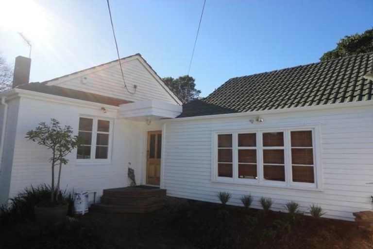 Photo of property in 40 Belle Vue Avenue, Northcote Point, Auckland, 0627