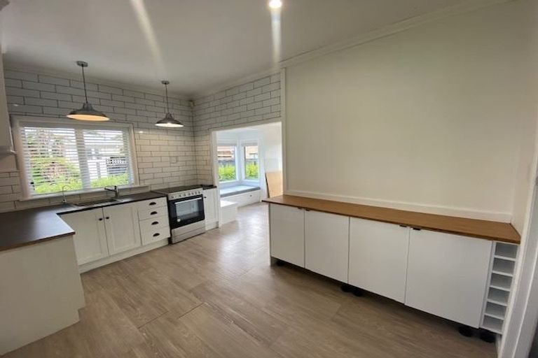 Photo of property in 15 Brown Street, Hamilton East, Hamilton, 3216