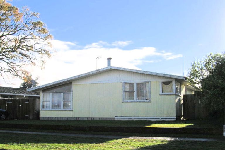 Photo of property in 28 Sunderland Drive, Flaxmere, Hastings, 4120