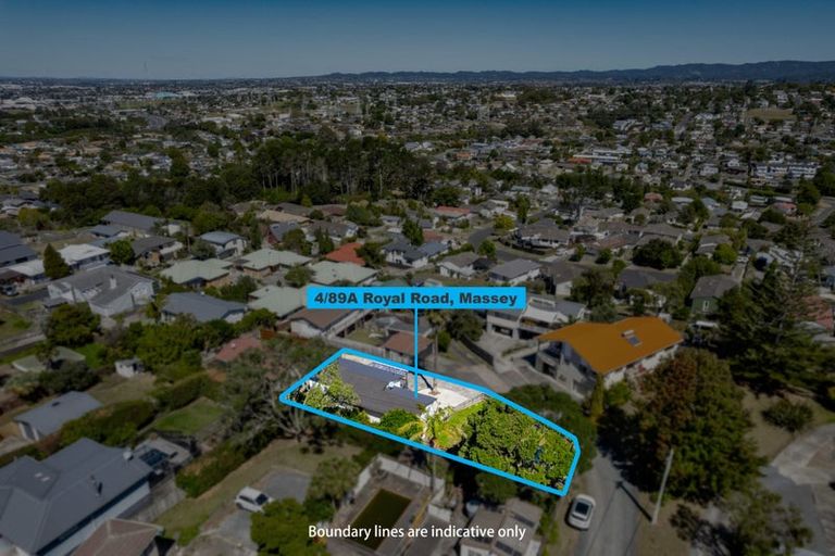 Photo of property in 4/89a Royal Road, Massey, Auckland, 0614