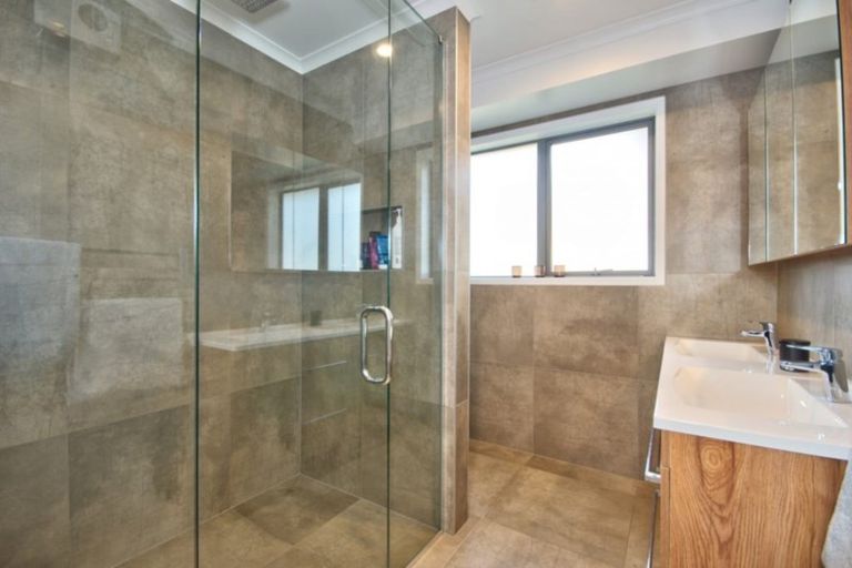 Photo of property in 2 Tudor Lane, Lower Shotover, Queenstown, 9304