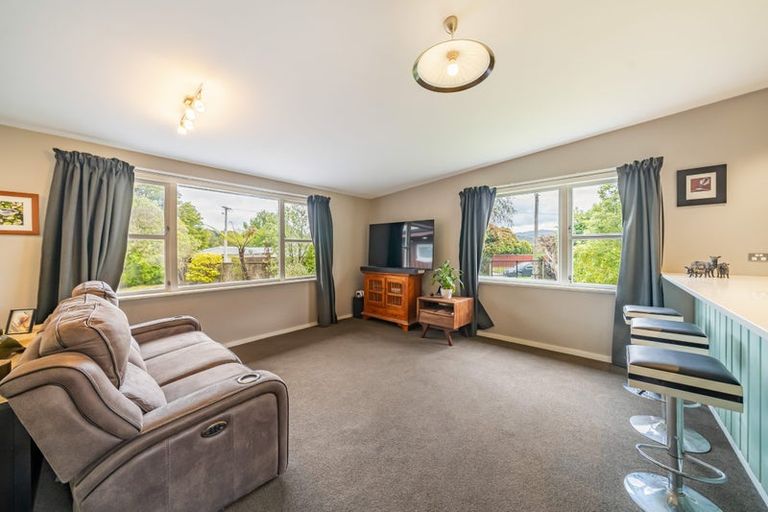 Photo of property in 5 Paton Street, Maymorn, Upper Hutt, 5018