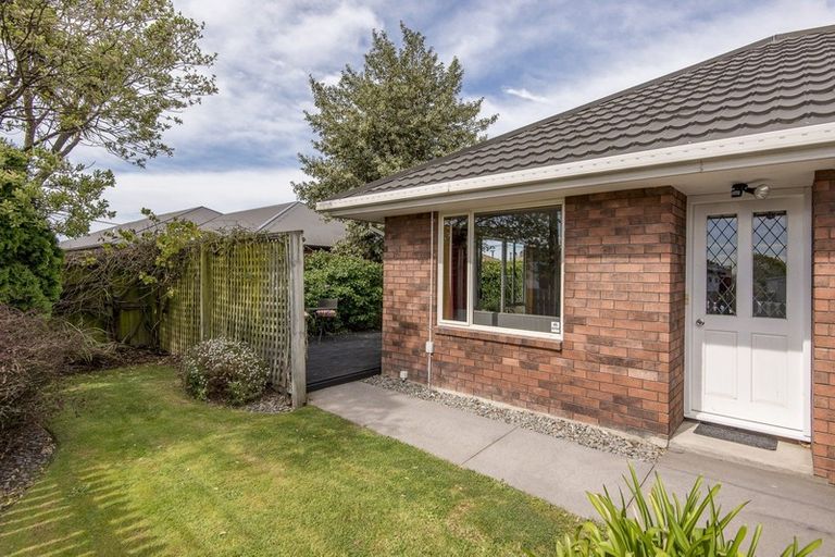 Photo of property in 1/104 Bassett Street, Burwood, Christchurch, 8083