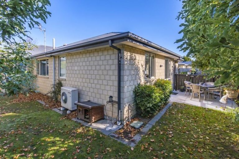 Photo of property in 34 Withells Road, Avonhead, Christchurch, 8042