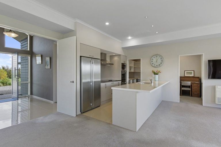 Photo of property in 13 Whitcombe Place, Darfield, 7571