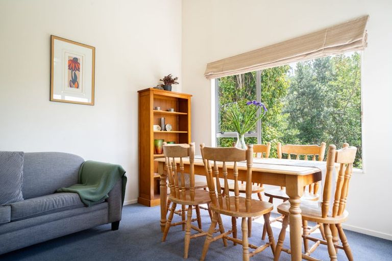 Photo of property in 2 Myers Grove, Churton Park, Wellington, 6037