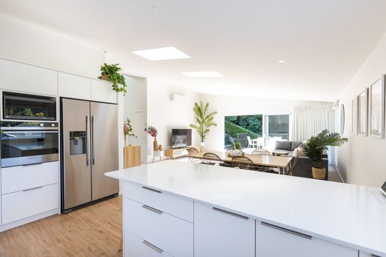 Photo of property in 4 Azalea Place, Brooklands, New Plymouth, 4310