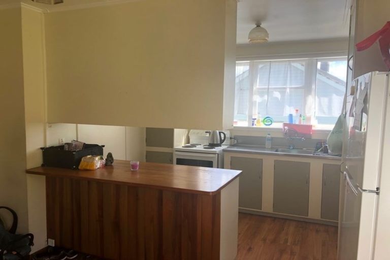 Photo of property in 92 Cook Street, Marfell, New Plymouth, 4310