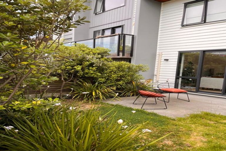 Photo of property in 71 Te Oneroa Way, Long Bay, Auckland, 0630