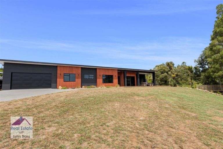 Photo of property in 4 Pekapeka Place, Te Kamo, Kamo, 0185