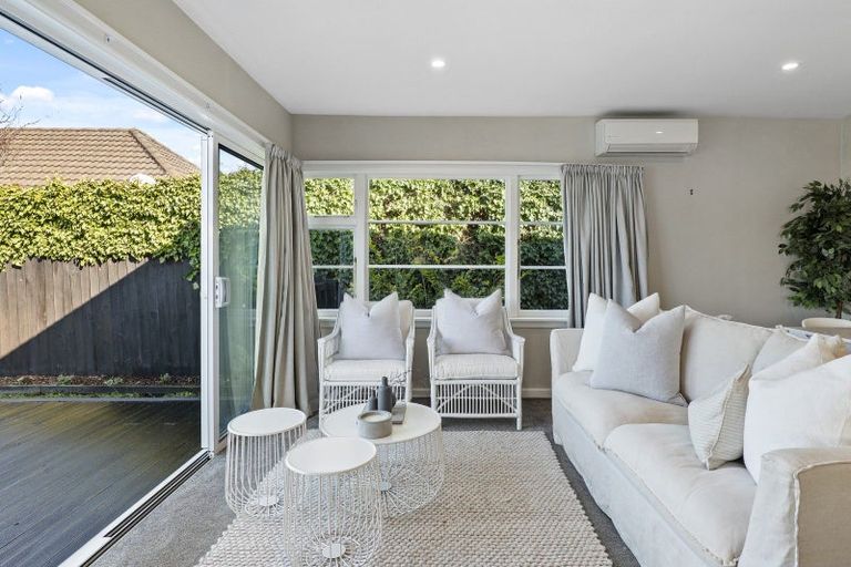 Photo of property in 27 Aorangi Road, Bryndwr, Christchurch, 8053