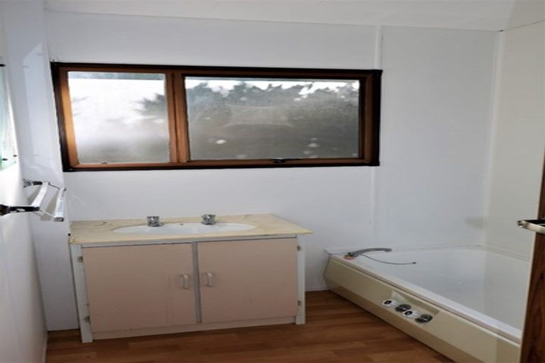 Photo of property in 10 Finn Place, Titahi Bay, Porirua, 5022