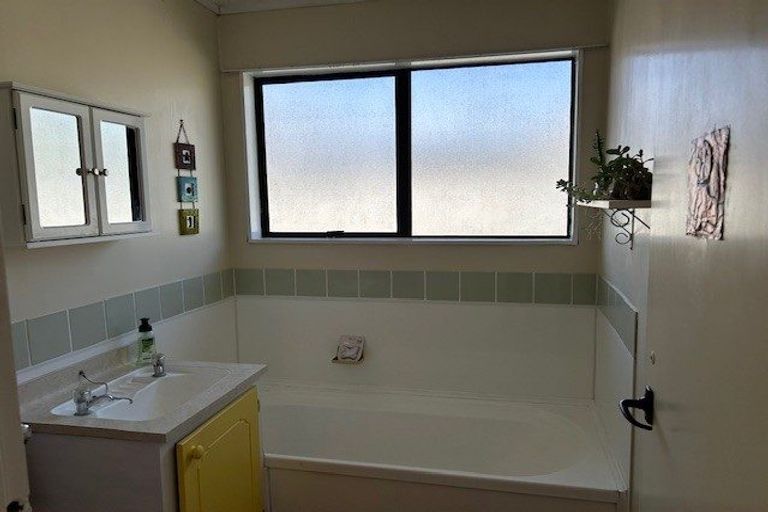 Photo of property in 1 Emme Allan Road, Kawerau, 3127