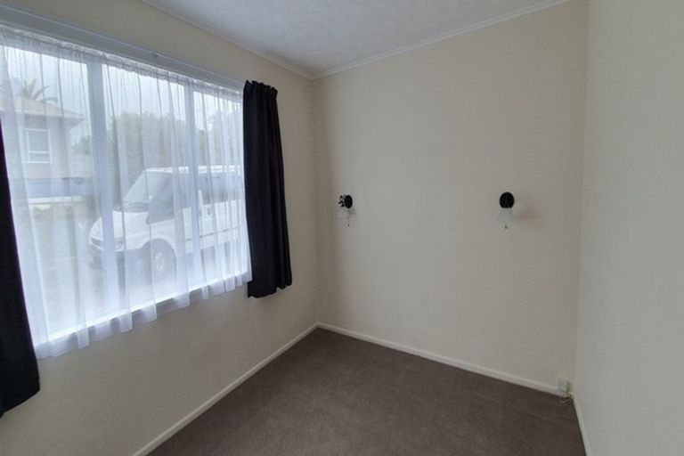 Photo of property in 48 Rangiora Street, Castlecliff, Whanganui, 4501