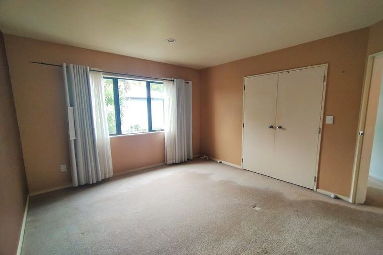 Photo of property in 10/42 Fields Parade, Oteha, Auckland, 0632