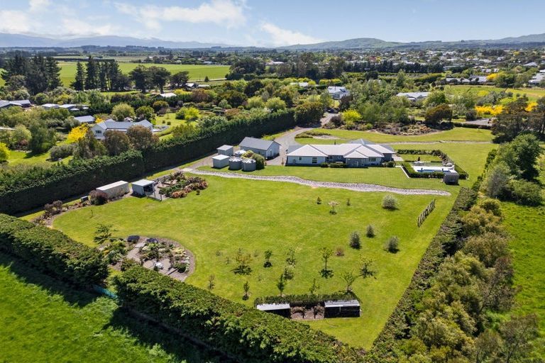 Photo of property in 6 Campbell Drive, Martinborough, 5711