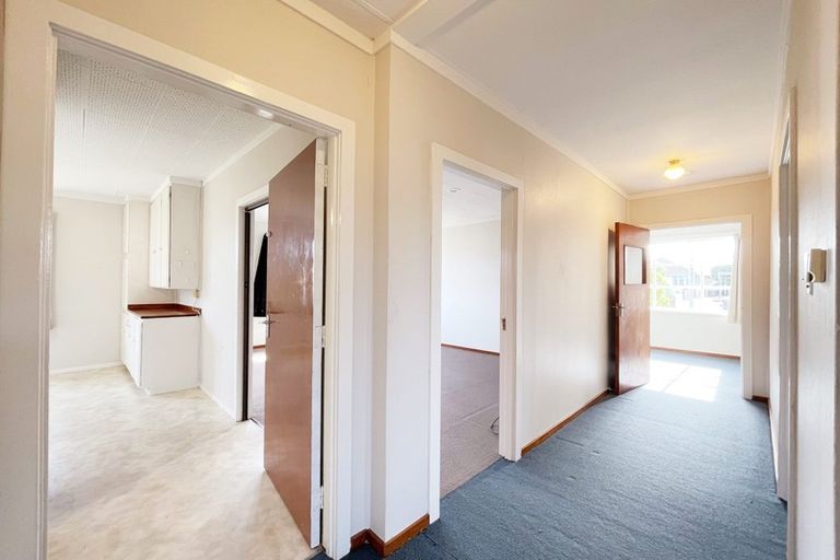 Photo of property in 34 Titirangi Road, New Lynn, Auckland, 0600