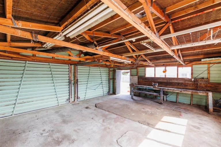 Photo of property in 1938 Parewanui Road, Parewanui, Bulls, 4894