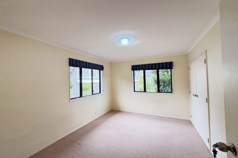 Photo of property in 30 Royal View Road, Te Atatu South, Auckland, 0610
