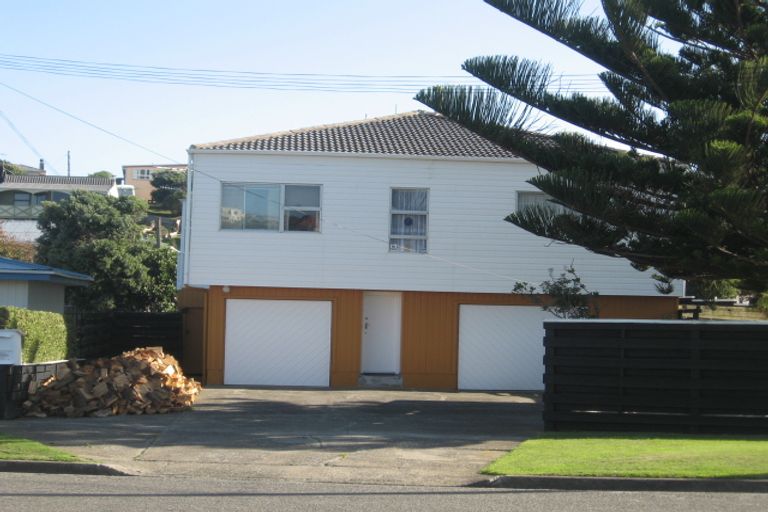 Photo of property in 13 Lambley Road, Titahi Bay, Porirua, 5022