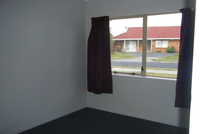 Photo of property in 1 Tullis Place, Burswood, Auckland, 2013
