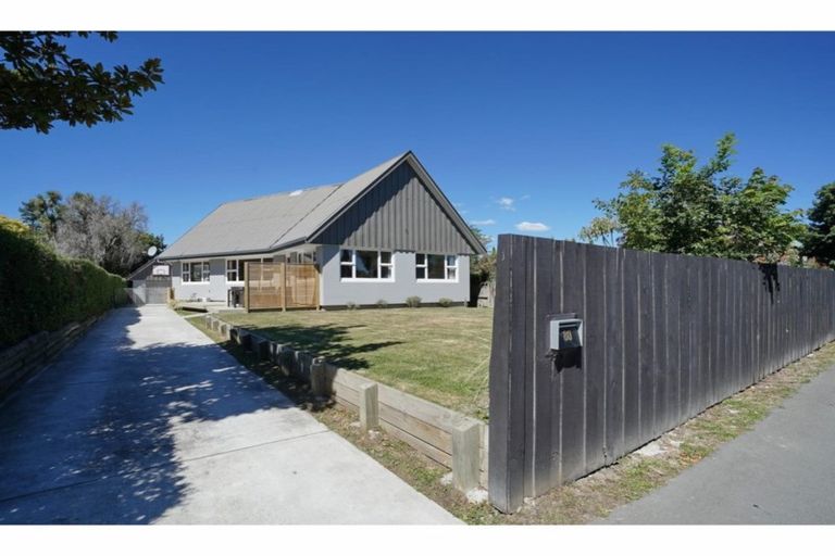 Photo of property in 80 Avonhead Road, Avonhead, Christchurch, 8042