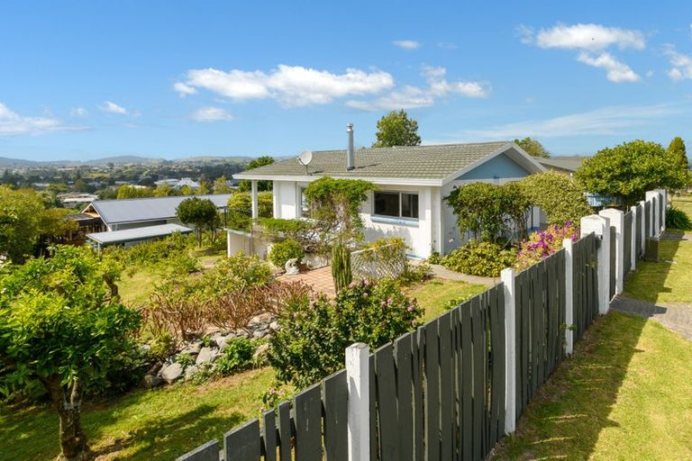 Photo of property in 2 Knox Place, Greerton, Tauranga, 3112