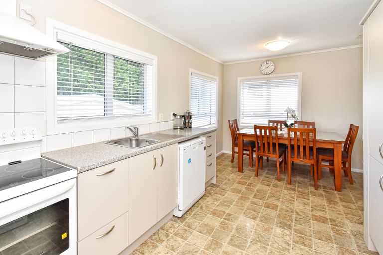 Photo of property in 22 Scenic Drive, Hillpark, Auckland, 2102