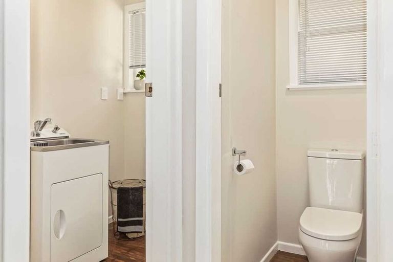 Photo of property in 48b Queens Grove, Hutt Central, Lower Hutt, 5010