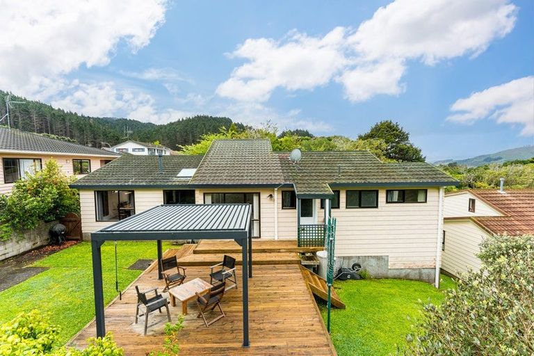 Photo of property in 28 Peterhouse Street, Tawa, Wellington, 5028