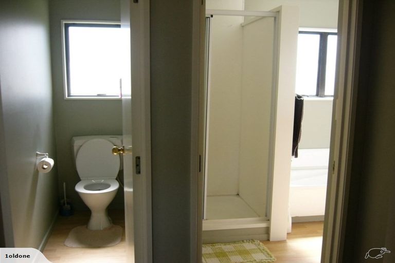 Photo of property in 90 Upper Orewa Road, Wainui, Silverdale, 0992