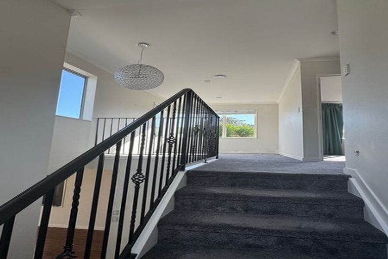 Photo of property in 37 Charles Dickens Drive, Mellons Bay, Auckland, 2014