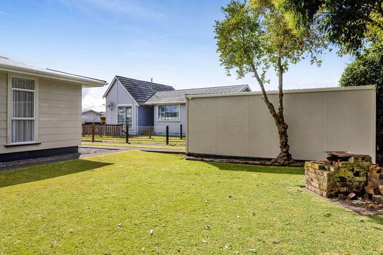 Photo of property in 19 Kamahi Avenue, Hawera, 4610