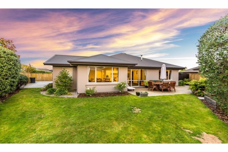 Photo of property in 37 Beechwood Drive, Northwood, Christchurch, 8051