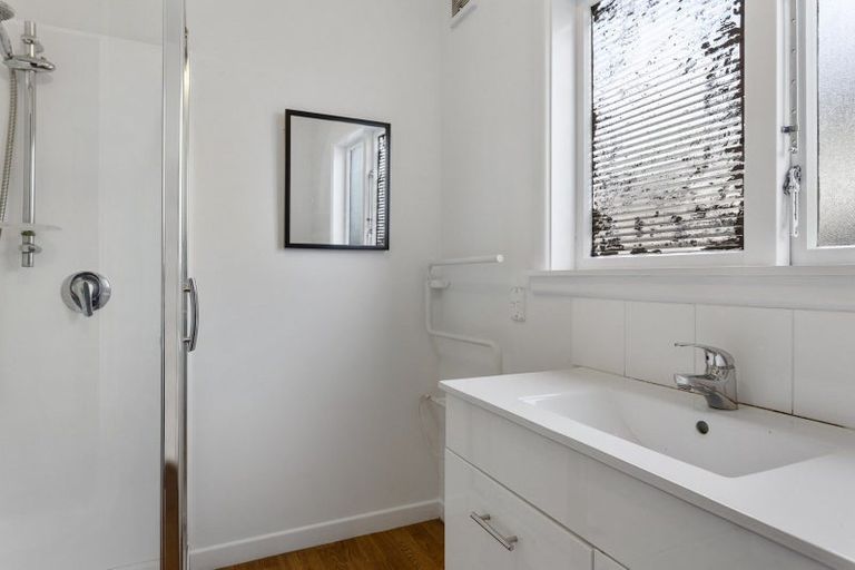 Photo of property in 77 Mersey Street, St Albans, Christchurch, 8014