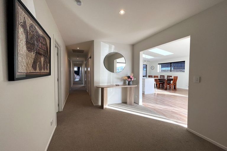 Photo of property in 9 Ward Street, Jacks Point, Queenstown, 9371