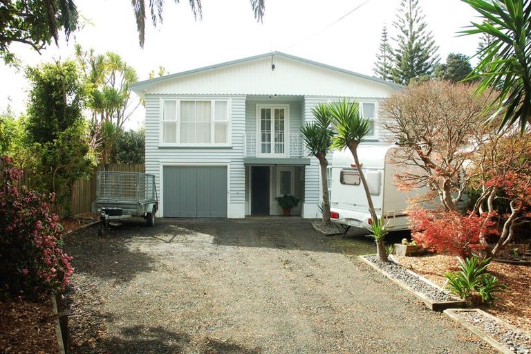 Photo of property in 28 James Mcleod Road, Shelly Beach, Helensville, 0874