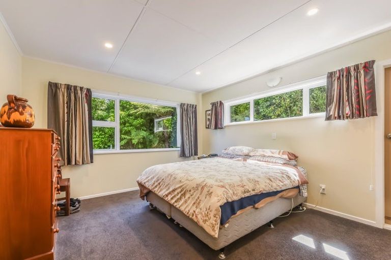 Photo of property in 10 Seaview Crescent, Picton, 7220