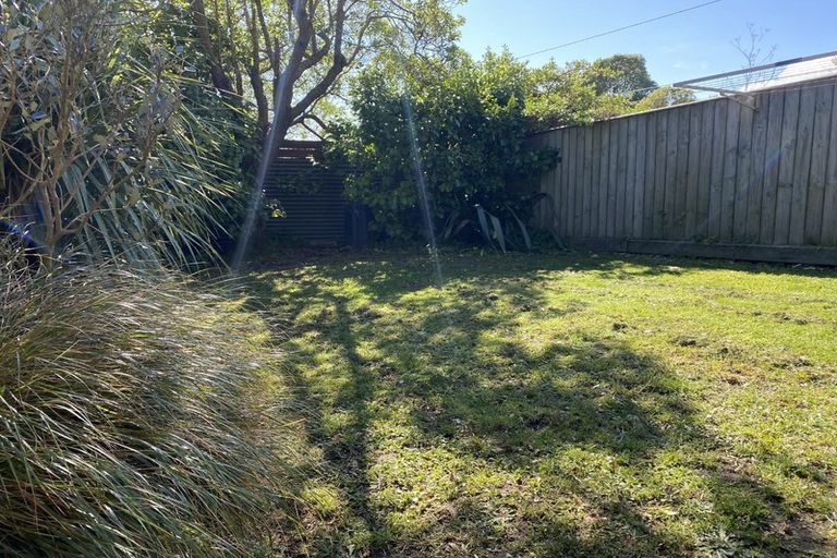 Photo of property in 14 Te Pari Pari Road, Pukerua Bay, 5026