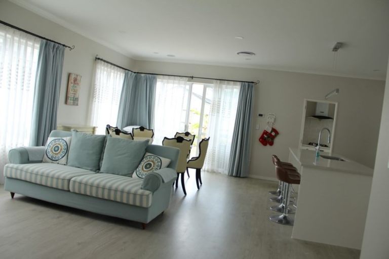 Photo of property in 3 Ascension Crescent, Orewa, 0931