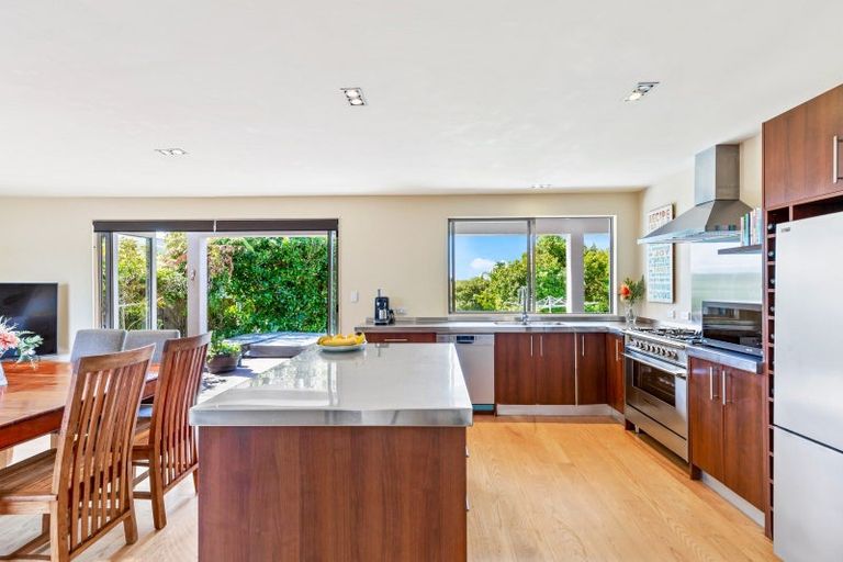 Photo of property in 12 Salem Place, Torbay, Auckland, 0630