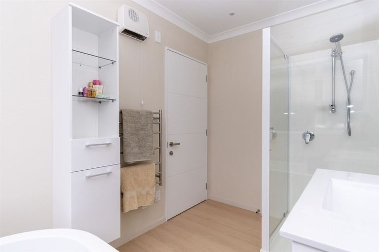 Photo of property in 36 Solander Road, Pegasus, 7612