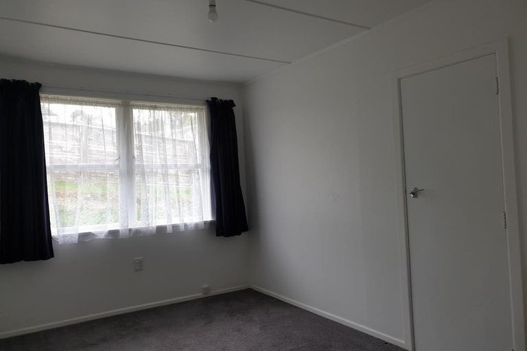 Photo of property in 87 Beazley Avenue, Paparangi, Wellington, 6037