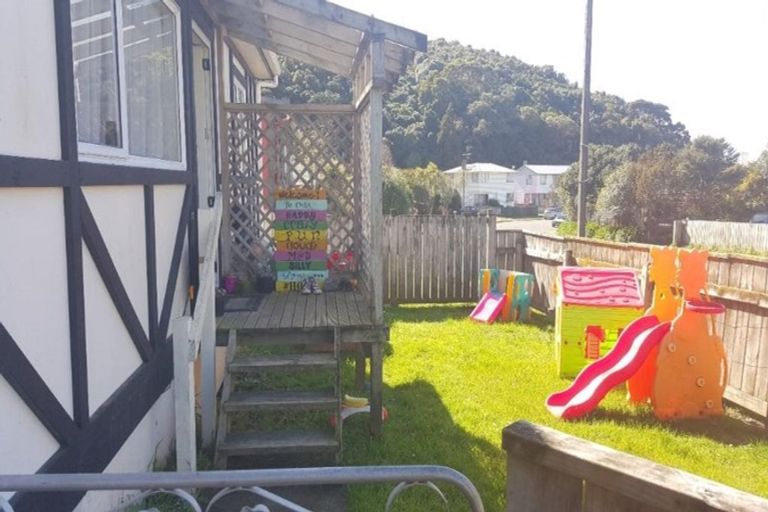 Photo of property in 100 Rangituhi Crescent, Takapuwahia, Porirua, 5022